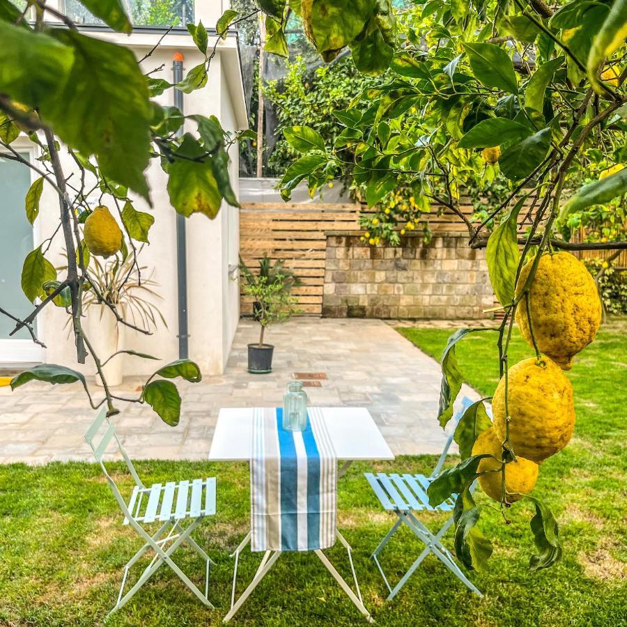 Flavia'S Lemons Bed & Breakfast Sorrento Exterior foto