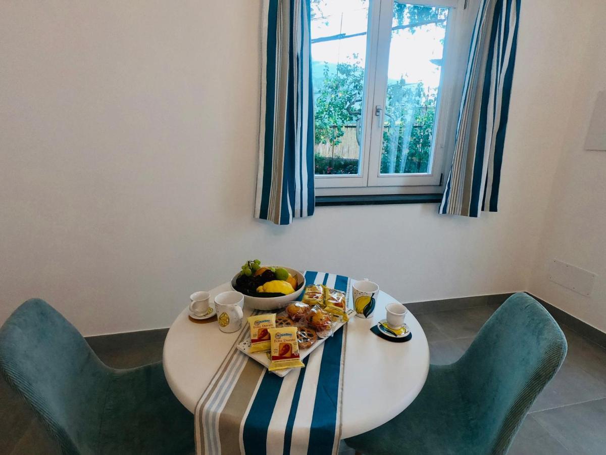 Flavia'S Lemons Bed & Breakfast Sorrento Exterior foto